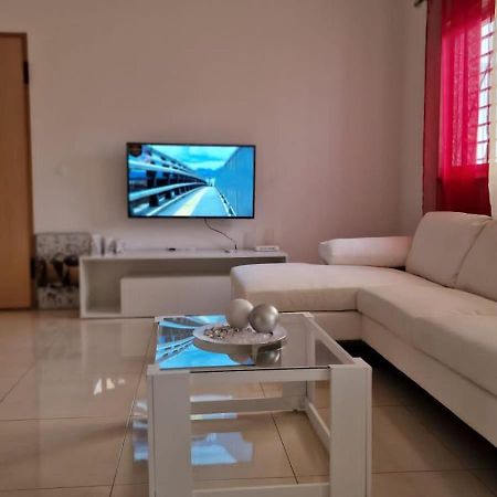 Casa De Ferias Com 2 Quartos Ou Aluguer Diaria Praia Luaran gambar